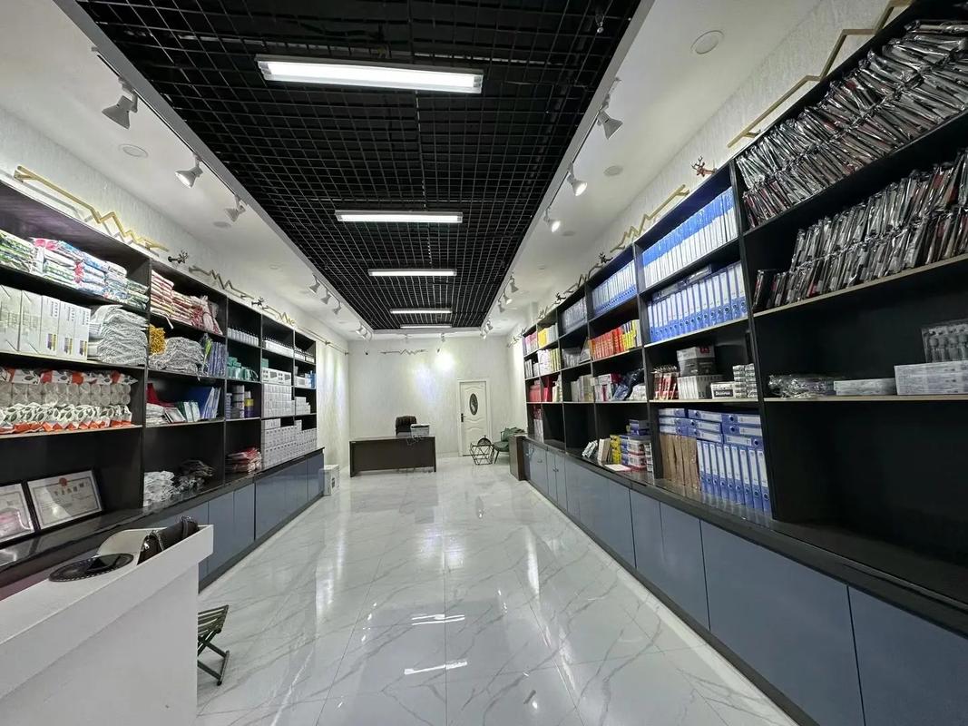 于田縣新時(shí)代步行街新開業(yè)的駝峰辦公用品銷售部正式營業(yè)！